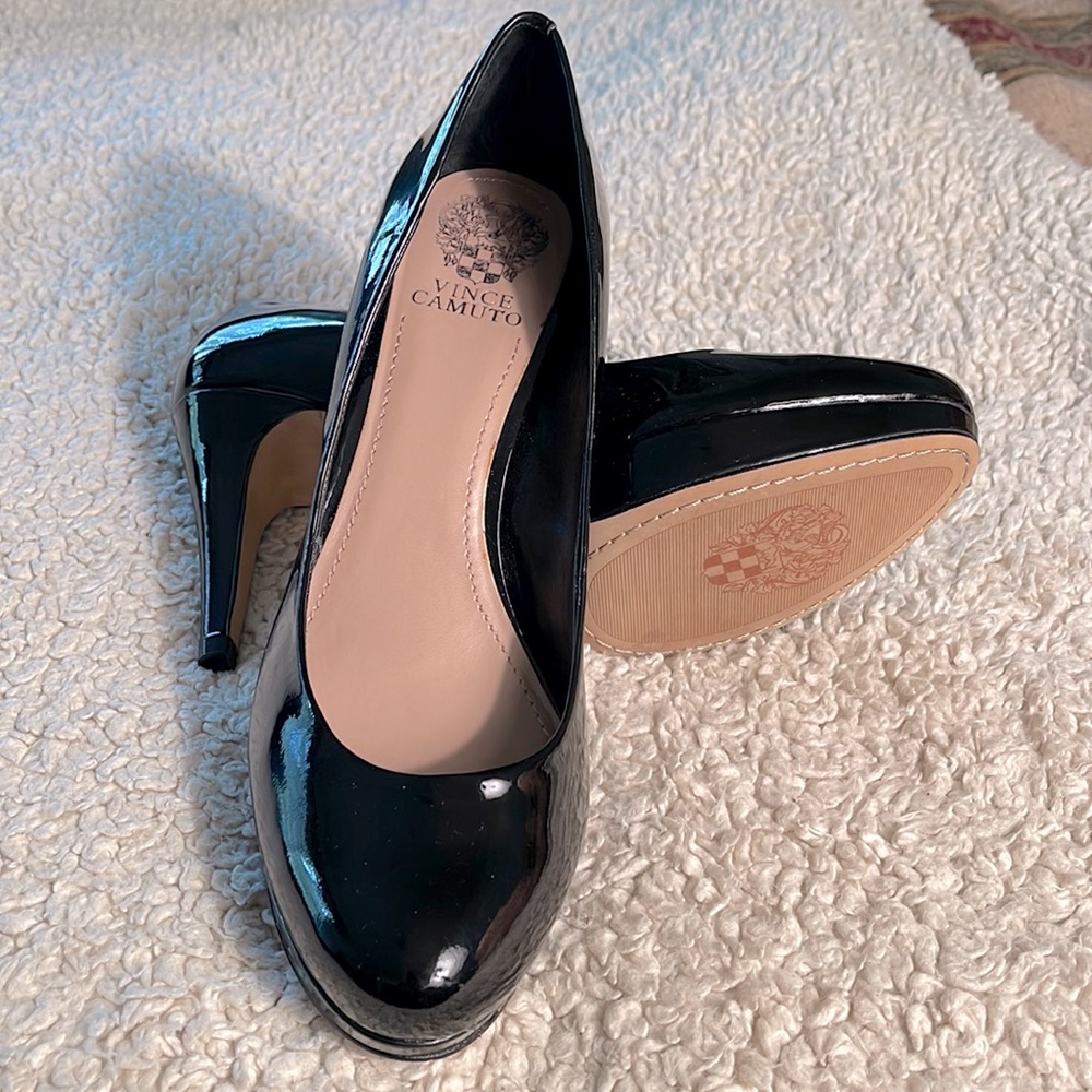 Vince Camuto black patent leather platform heels
